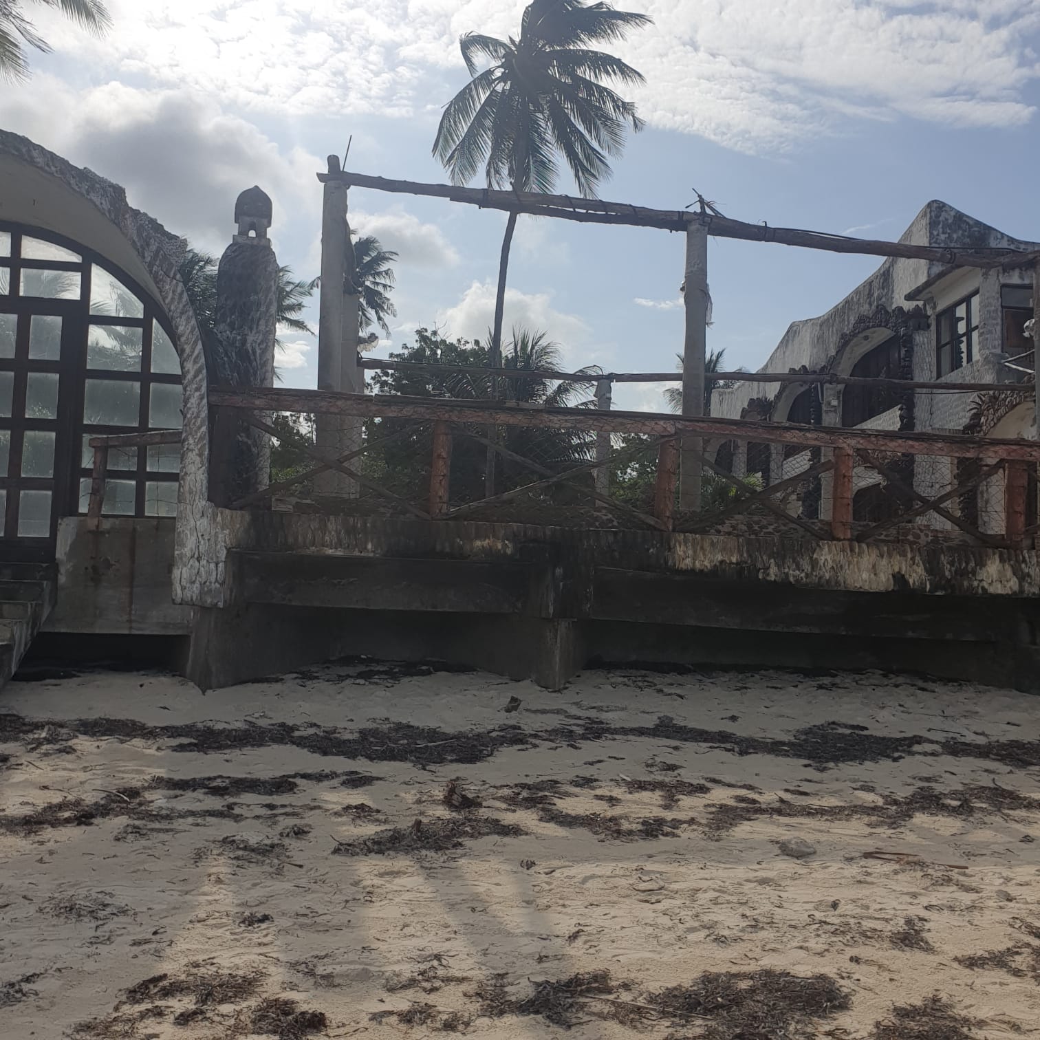 FOR SALE – 2-Acre Beachfront Hotel, North Coast (Freehold)